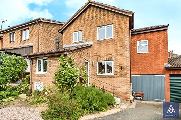 4 Bedroom Detached House For Sale In Highfield Court, Brackley, Northamptonshire, NN13