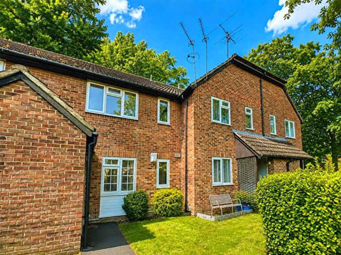 1 Bedroom Maisonette For Sale In Vesey Close, Farnborough, Hampshire, GU14