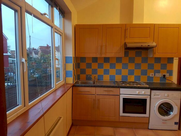 1 Bedroom Flat To Rent In 19 E Hazelbury Crescent, Luton LU1