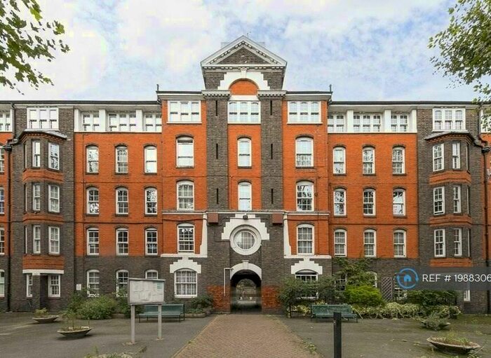 3 Bedroom Flat To Rent In Valette Street, London, E9