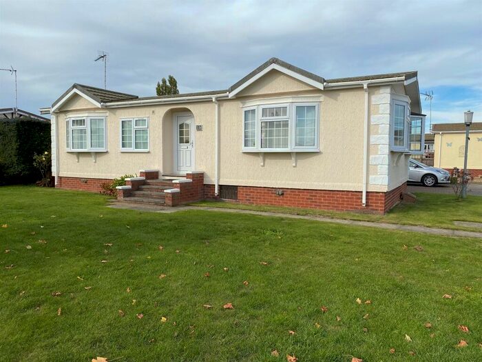 2 Bedroom Park Home For Sale In Osborne Road, Wisbech, PE13