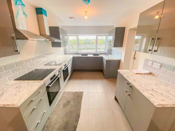 Studio To Rent In Room, Commonside, Brierley Hill, DY5