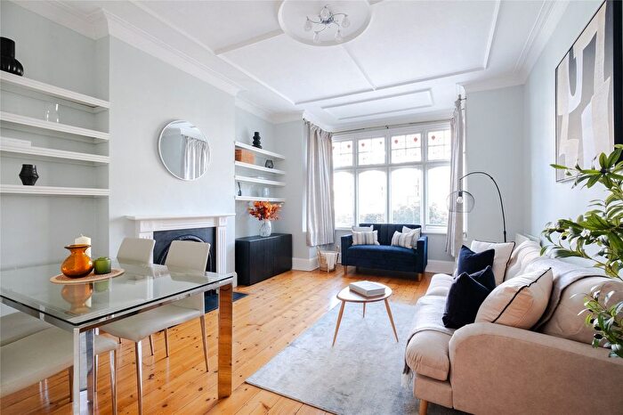 2 Bedroom Flat For Sale In Wyatt Park Road, London, SW2