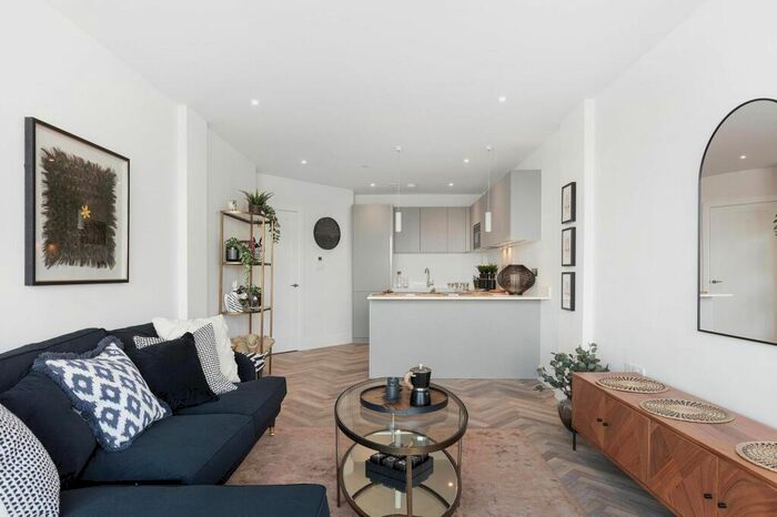 2 Bedroom Flat For Sale In Steel Yard House, Bombay Street, SE16
