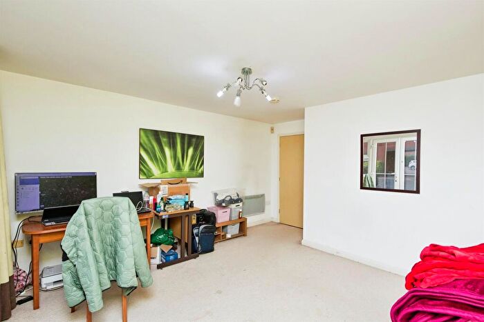 2 Bedroom Flat For Sale In Cowslip Meadow, Draycott, Derby, DE72