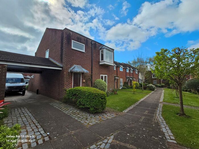 4 Bedroom Town House To Rent In St. Aubyns Court, Poole, BH15