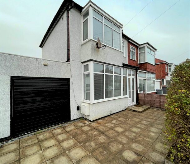 3 Bedroom Semi-Detached House To Rent In Longway, Blackpool, FY4