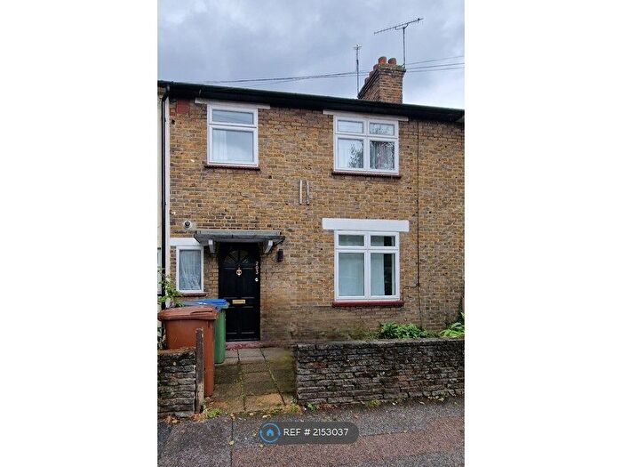 4 Bedroom Terraced House To Rent In Winns Avenue, London, E17