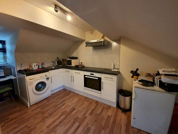 Studio To Rent In Iverson Road, London NW6