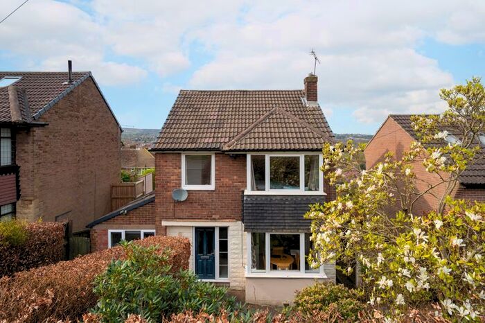 3 Bedroom Detached House For Sale In St. Quentin Drive, Bradway, Sheffield, S17