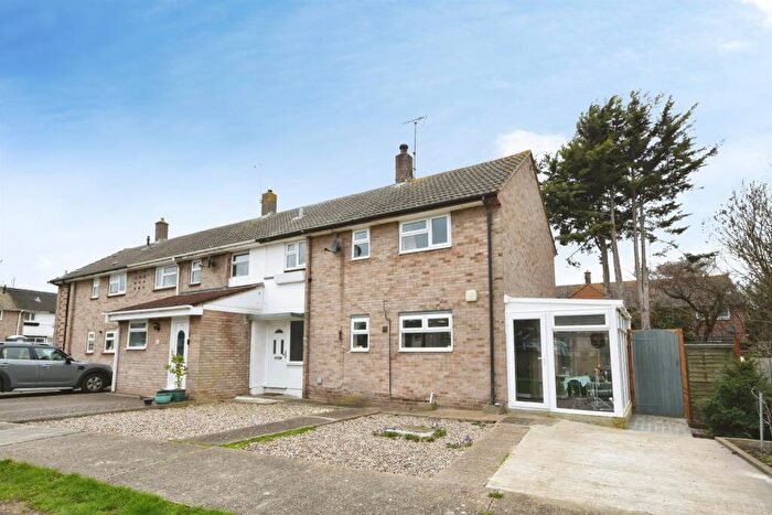 3 Bedroom Semi Detached House For Sale In Meadgate Avenue, Chelmsford, CM2