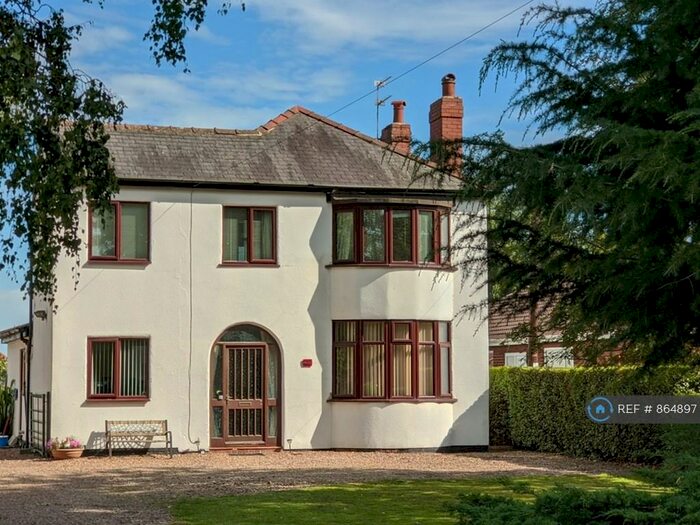 3 Bedroom Detached House To Rent In Old Bawtry Road, Doncaster, DN9