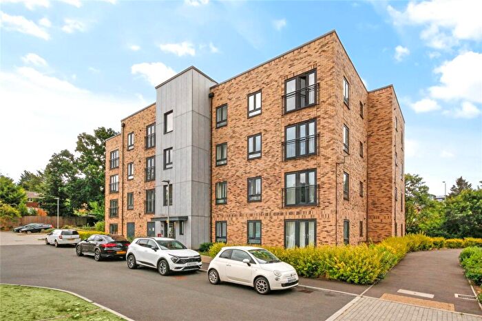 2 Bedroom Apartment For Sale In Hurley Drive, Bracknell, Berkshire, RG12
