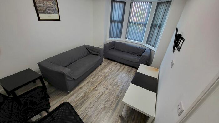 8 Bedroom Terraced House To Rent In Derby Road, Fallowfield, Manchester, M14