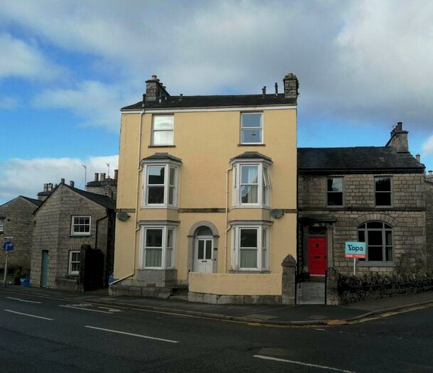 1 Bedroom Flat To Rent In Castle Street, Kendal, LA9