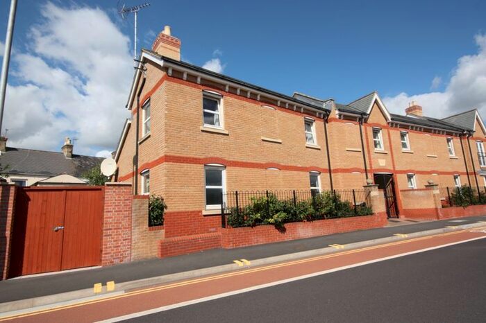 1 Bedroom Flat To Rent In Standish Court, Taunton, TA1