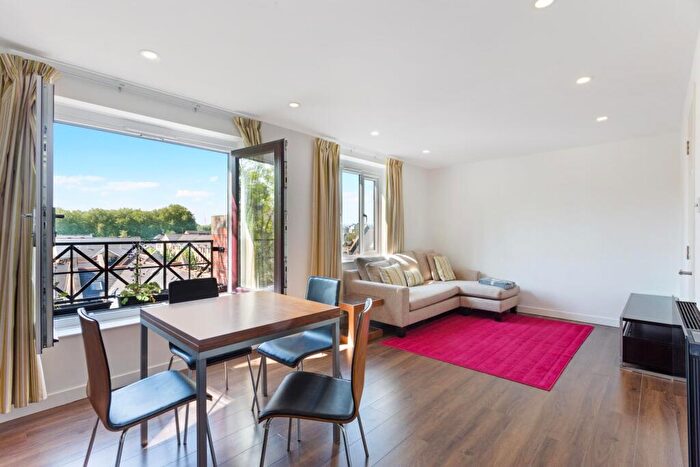 1 Bedroom Apartment To Rent In Discovery Walk, Wapping, London, E1W