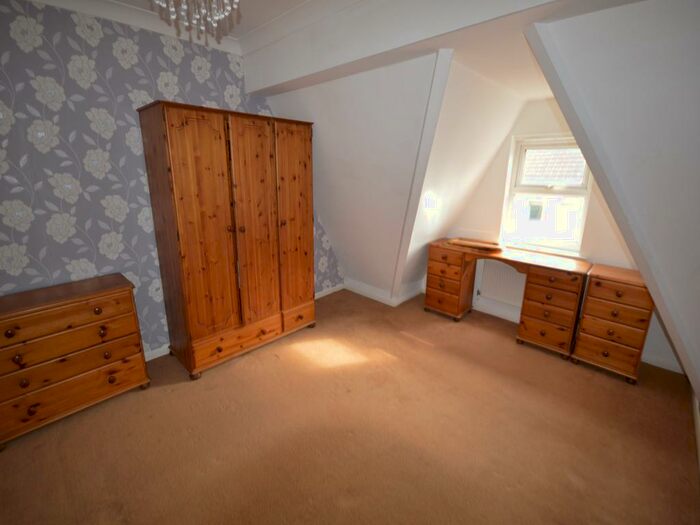 1 Bedroom Flat To Rent In Flat Sandra Court Cecil Avenue, Strood, Rochester, Kent, ME2