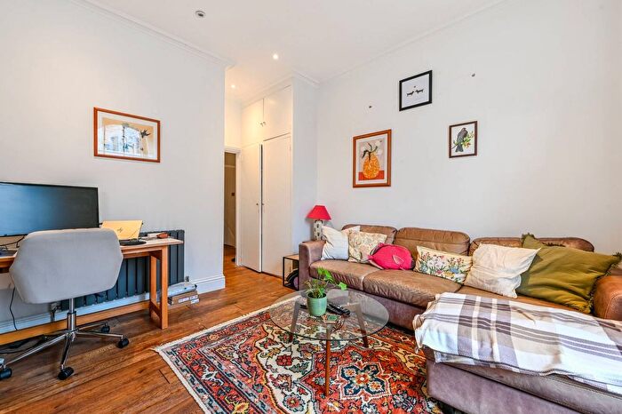 1 Bedroom Flat To Rent In Furlong Road, Highbury And Islington, London, N7