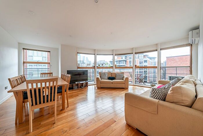 3 Bedroom Flat To Rent In Chapter Street, London, SW1P