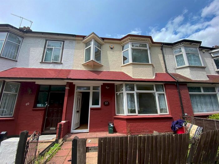 3 Bedroom Property To Rent In Park View Road, London, N17