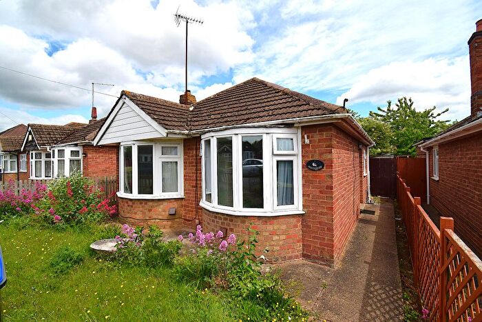 3 Bedroom Bungalow To Rent In Woodside Avenue, Northampton, NN3