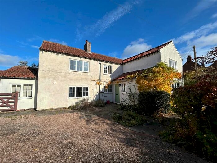 4 Bedroom Country House To Rent In Gainsborough Road, Everton, Doncaster, DN10