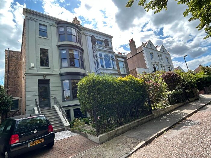 6 Bedroom Semi-Detached House To Rent In Vale Square, Ramsgate, Kent, CT11