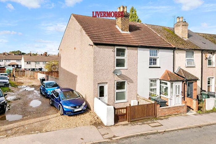 2 Bedroom End Of Terrace House For Sale In Hill House Road, Dartford, DA2