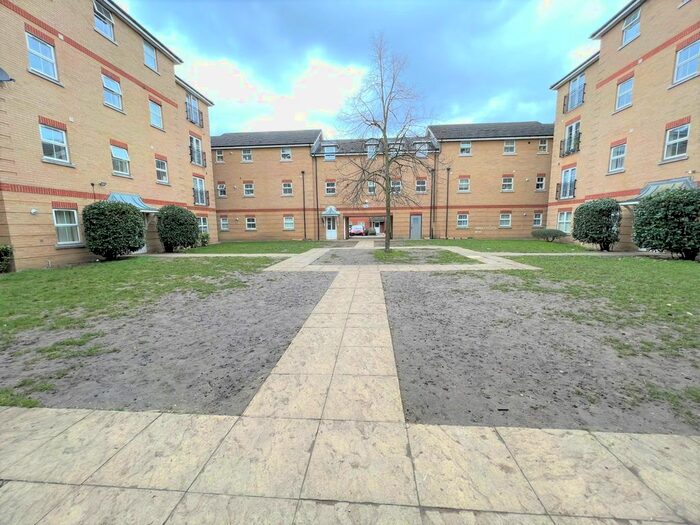 2 Bedroom Flat To Rent In Piper Way, Ilford, IG1