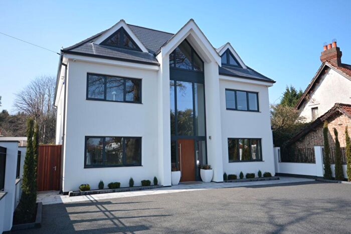 6 Bedroom Detached House For Sale In Nelmes Road, Emerson Park, Hornchurch, RM11