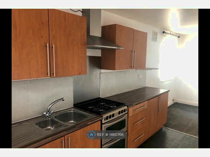3 Bedroom Flat To Rent In Erdington, Birmingham, B23
