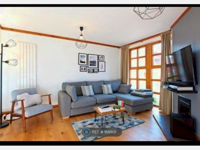 3 Bedroom Detached House To Rent In Newby Place, Milton Keynes, MK4