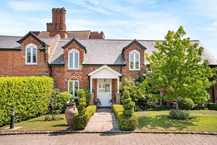 3 Bedroom Semi-Detached House For Sale In The Courtyard, Bedwell Park Cucumber Lane, Essendon, AL9