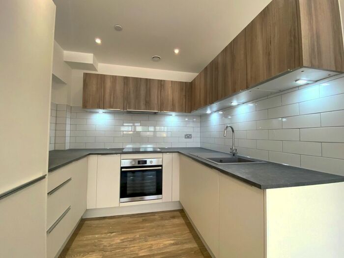 2 Bedroom Flat To Rent In London Road, Staines-Upon-Thames, Surrey, TW18