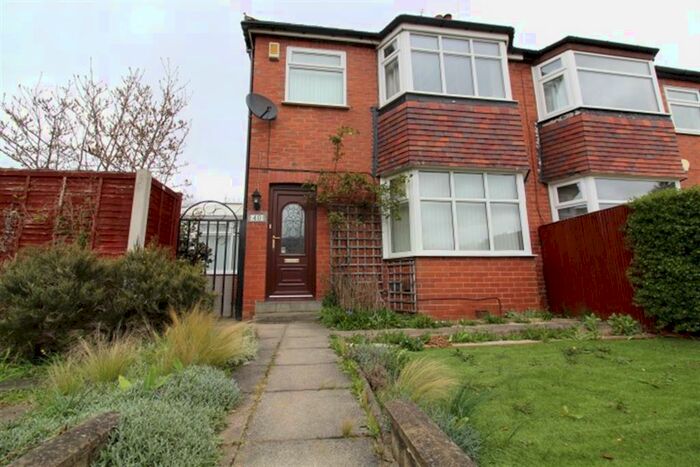 3 Bedroom Semi-Detached House To Rent In Raynville Road, LS13