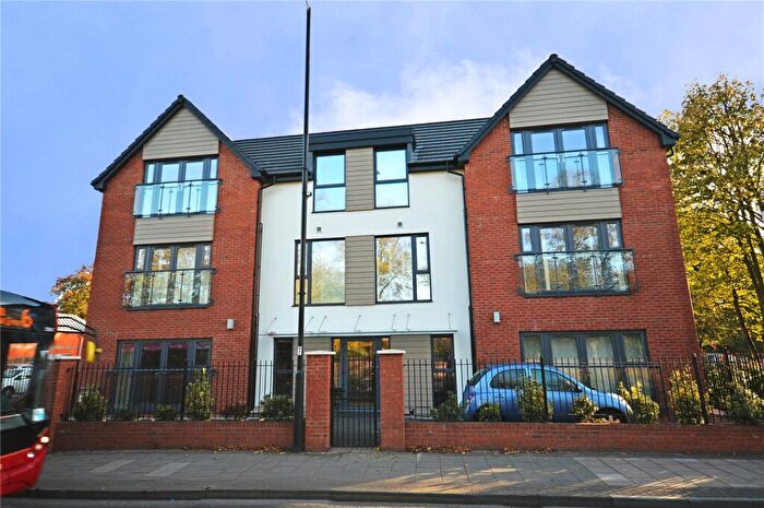 2 Bedroom Flat To Rent In Stratford Road, Shirley, Solihull, West Midlands, B90