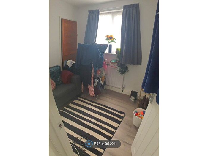 2 Bedroom Maisonette To Rent In Offord Close, London, N17