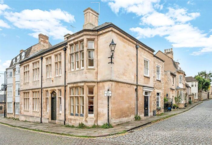 3 Bedroom Town House For Sale In Barn Hill, Stamford, PE9