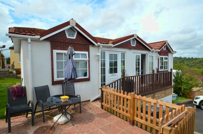 2 Bedroom Mobile/park Home For Sale In The Firs, Bakers Hill, Exeter, EX2