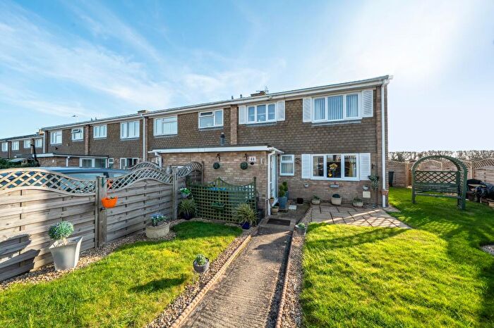 3 Bedroom End Of Terrace House For Sale In Queens Crescent, Clanfield, Bampton, Oxfordshire, OX18