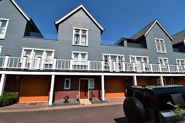4 Bedroom Town House For Sale In Randall Lane, Bishop's Stortford, CM23
