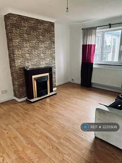 3 Bedroom Flat To Rent In Harold Gibbons Court, London, SE7