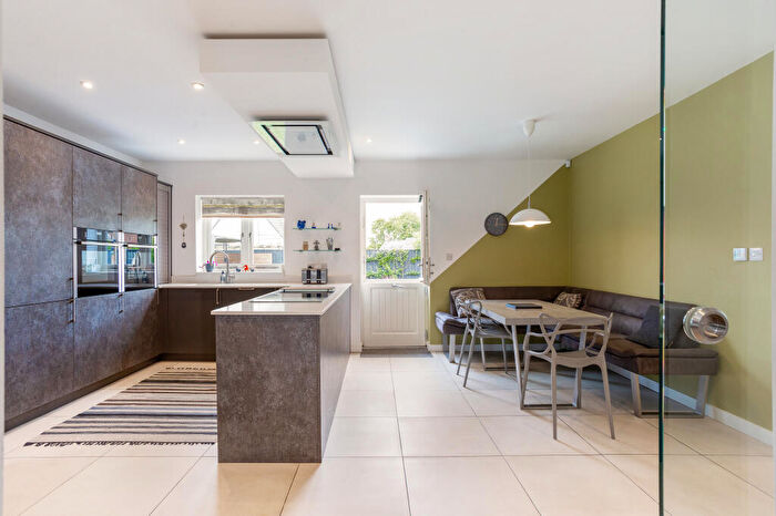 4 Bedroom Detached House For Sale In Blunsdon, Wiltshire, SN26