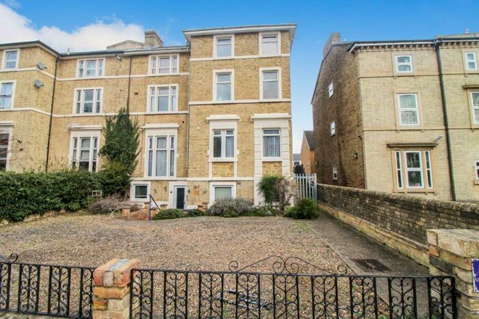 1 Bedroom Apartment To Rent In Flat, Ashmyre House, Ashburnham Road, Bedford, MK40