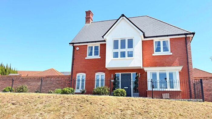 5 Bedroom Detached House For Sale In Farleigh Gardens, Wouldham, Rochester, ME1