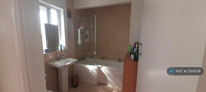 2 Bedroom Maisonette To Rent In Tanfield Avenue, London, NW2