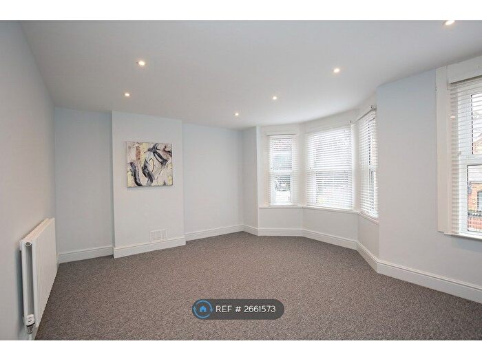 2 Bedroom Flat To Rent In Newland Rd, Banbury, OX16