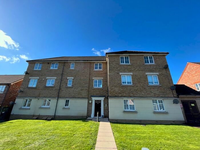 2 Bedroom Flat To Rent In Cumberland Road, Grays, RM16