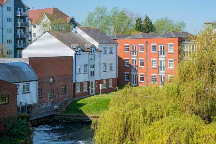 3 Bedroom Flat To Rent In Waters Edge, Canterbury, CT1